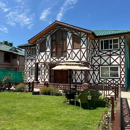 Wildflower Villa ปาฮาลกัม ภายนอก รูปภาพ